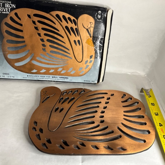 Vintage Himark 1983 Coppertone Cast Iron Trivet Swan 9x6" - Picture 4 of 8